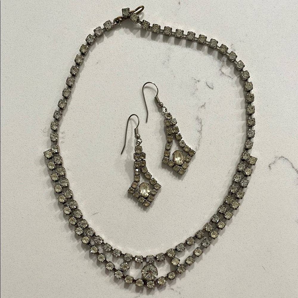 Vintage Elegant Rhinestone Silver color  Necklace and Earring Set